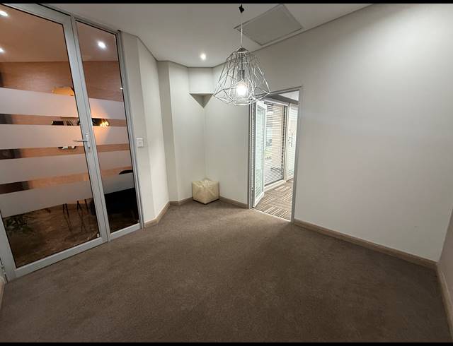 139M² OFFICE TO LET IN ROSEBANK